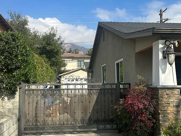 121 W Floral Ave — Photo 21