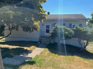 27 Musconetcong Ave, Hopatcong, NJ 07843