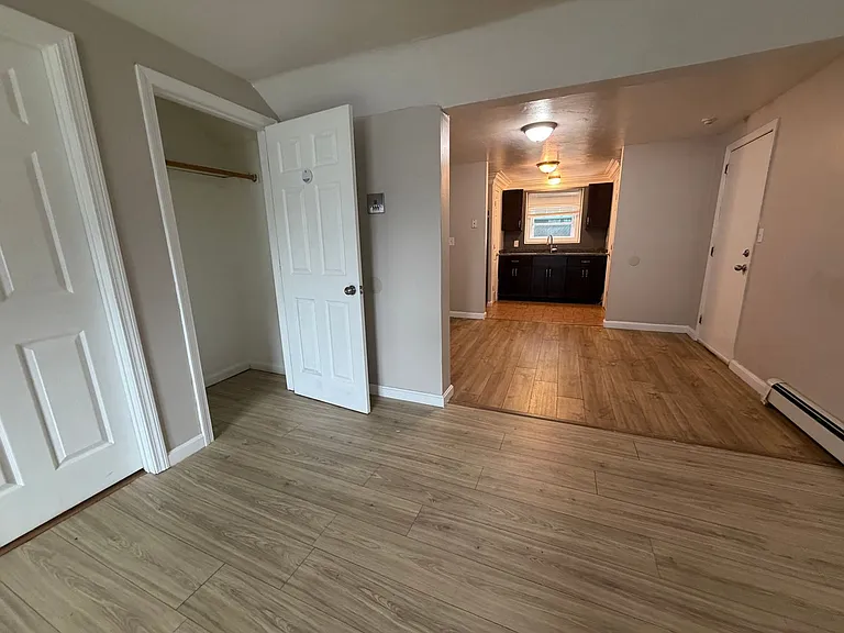 65 Pickering St — Photo 8
