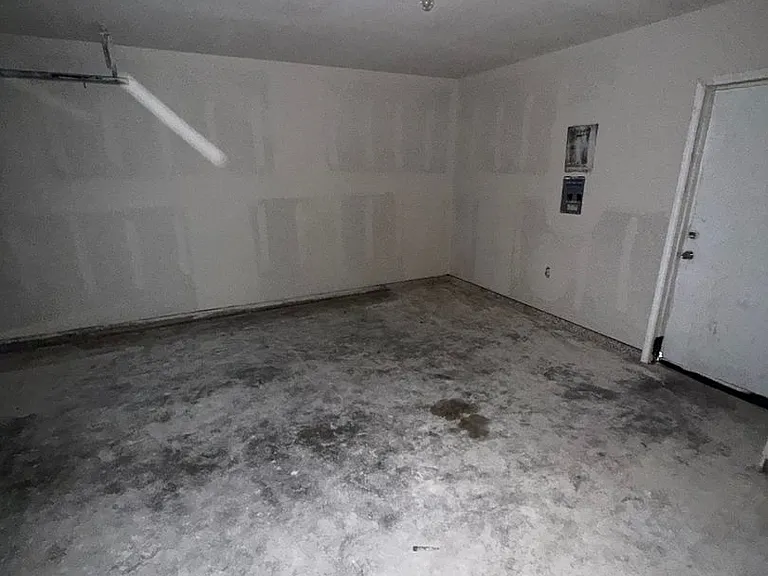 3726 Edgemont Dr — Photo 5