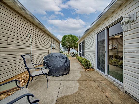 4th image of 2133 Escobar Ave