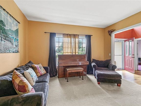 4th image of 5325 Snell Dr