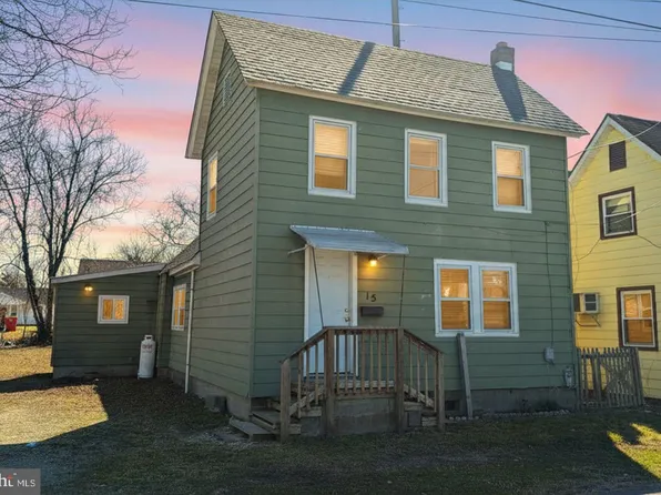 15 E 4th St, Blades, DE 19973