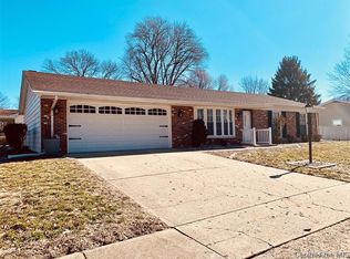 4 Craig Dr, Springfield, IL 62711