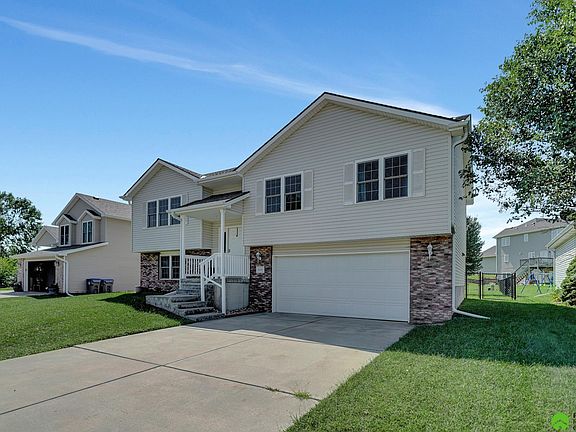 3rd image of 6347 Cornflower Dr