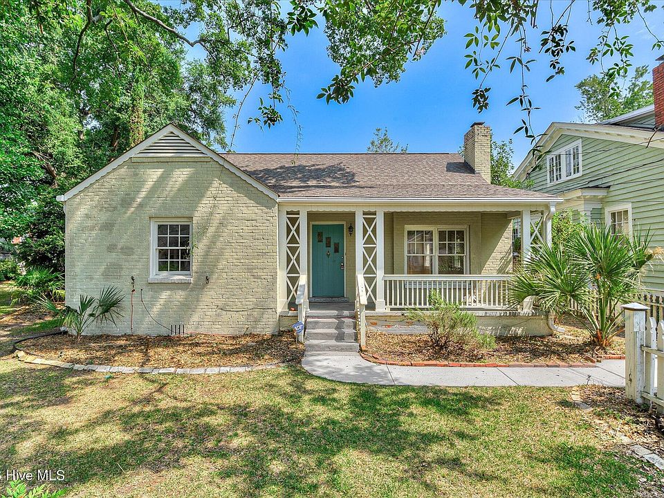 1st image of 2643 Raymond Avenue