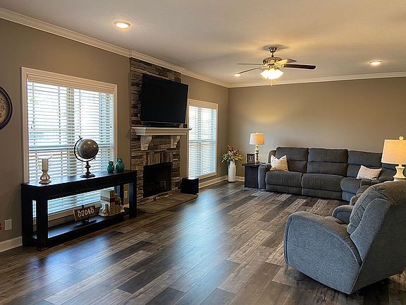 4th image of 2839 Brunswick Dr