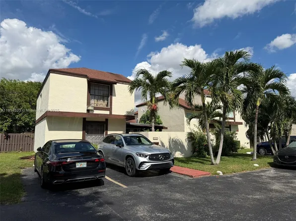 10053 NW 4th Ln #10053, Miami, FL 33172
