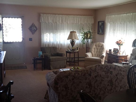 4th image of 17 Augusta Ct