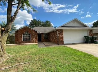 4377 W Cheyenne Dr, Fayetteville, AR 72704