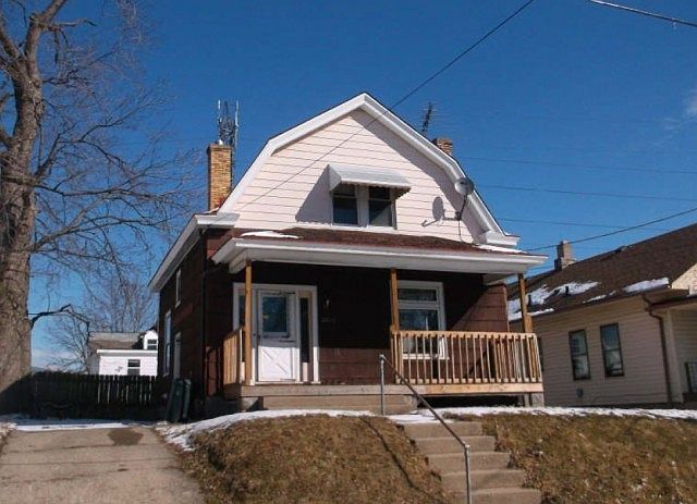 1st image of 2060 Crown Ave