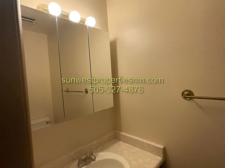 1631 Farmington Ave #4 — Photo 8