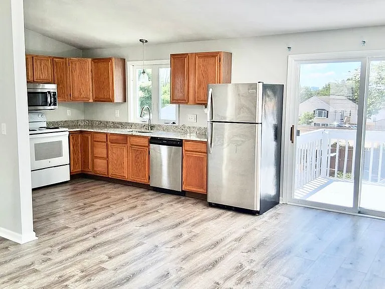 18-20 Foch Ave — Photo 3
