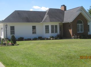 3464 Lovers Ln, Ravenna, OH 44266