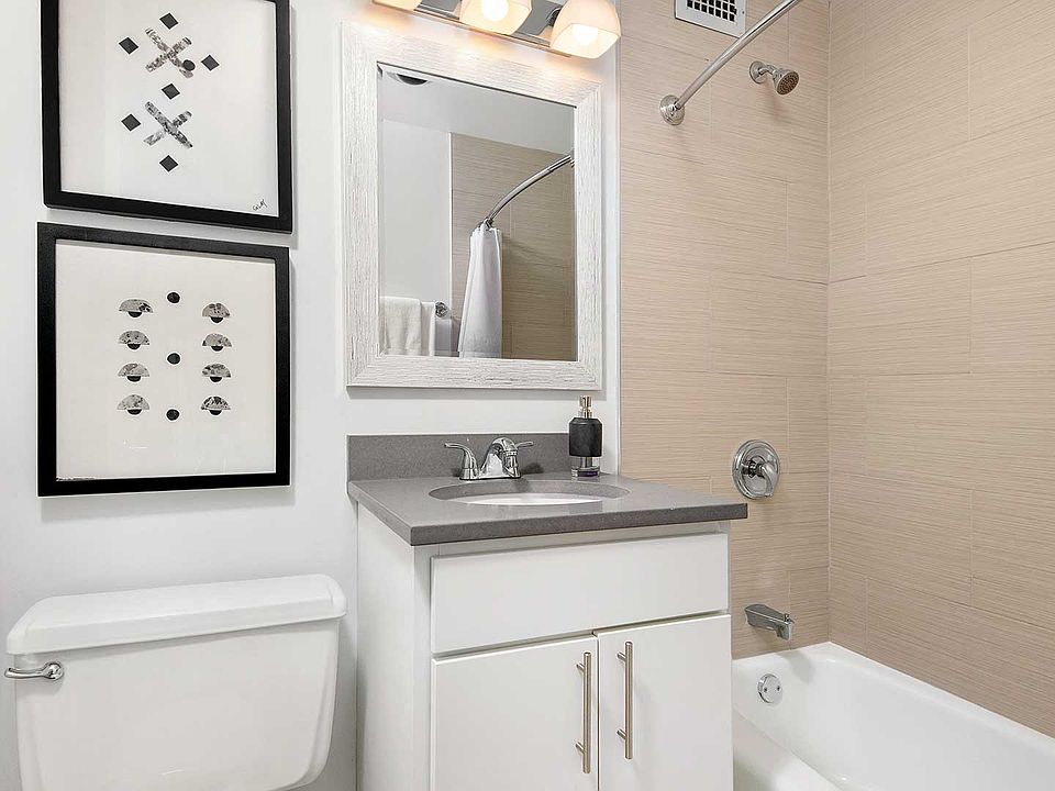 The studio, one-, and two-bedroom pet-friendly residences at Eleven Thirty feature a variety of finishes, like granite countertops, stainless steel appliances and custom cabinetry.