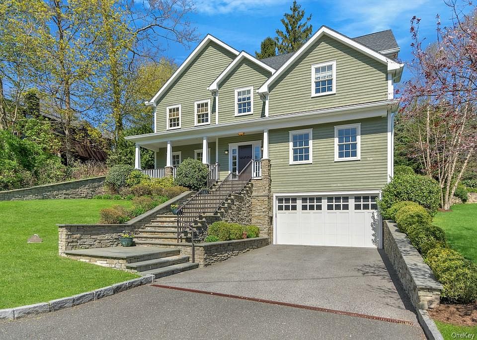 1st image of 10 Spruce Ln