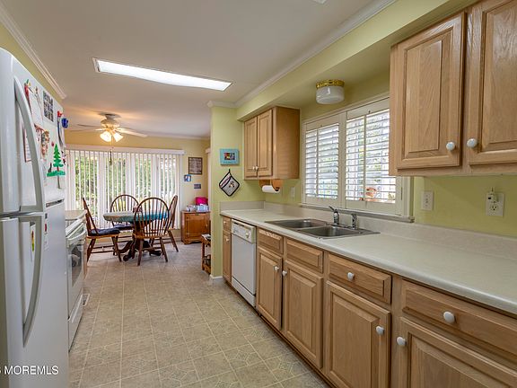 3rd image of 1214 Winding Brook Way