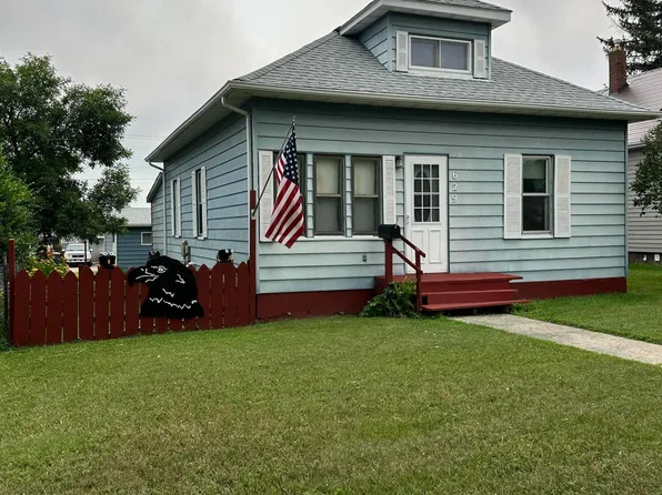 629 5th Ave SE, Jamestown, ND 58401