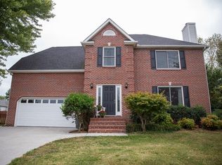 2762 Elston Brae Dr, Powell, TN 37849