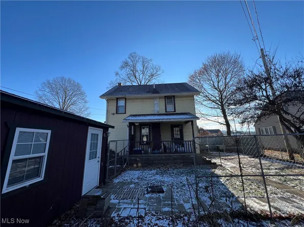 11238 Center St NE, Sandyville, OH 44671