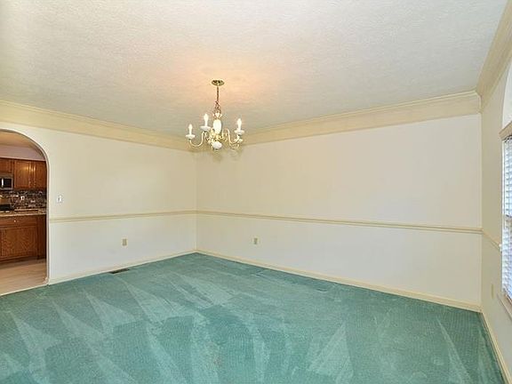 5th image of 243 Jaclyn Dr