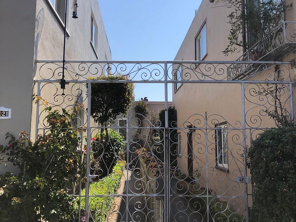 Beautiful garden entryway!