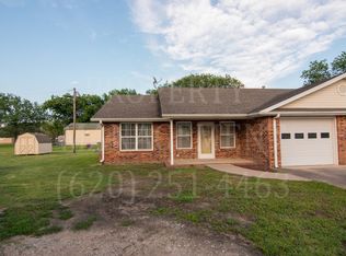 813 Shawnee St, South Coffeyville, OK 74072