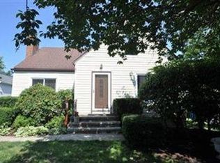 601 Lake Forest Dr, Bay Village, OH