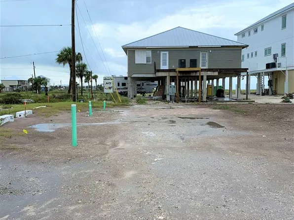 117 37th St #C, Mexico Beach, FL 32456