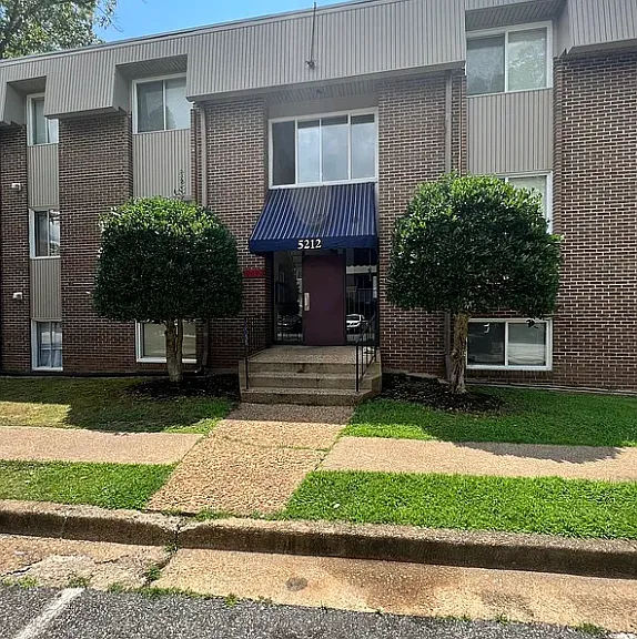5212 Castlewood Rd #D — Photo 1