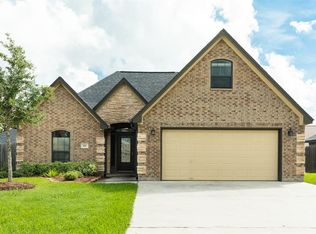 103 Adams St, Clute, TX 77531