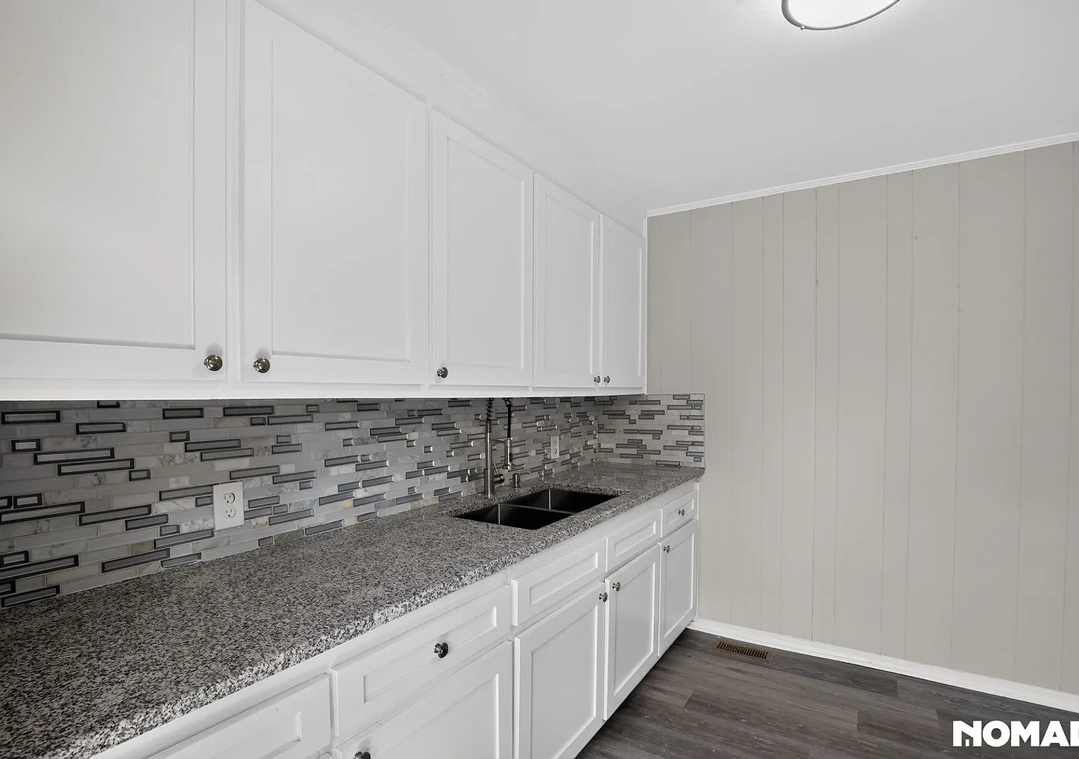 Charming 3-Bedroom Home in Greenville — Photo 3