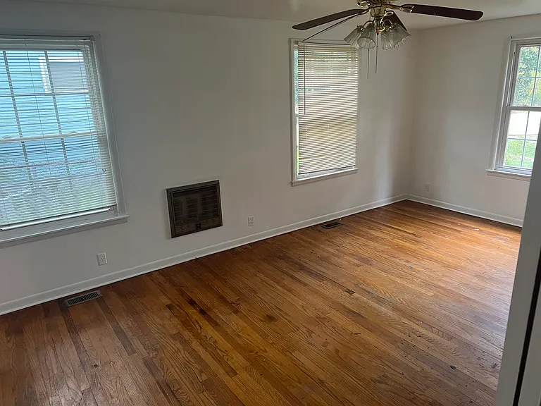 3001 Louise Dr — Photo 9