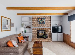 806 Michael Dr, Papillion, NE 68046