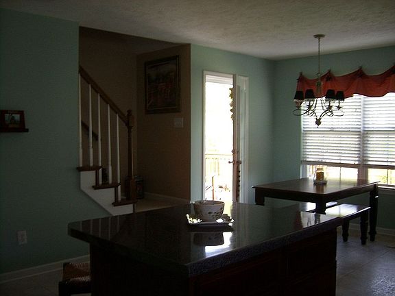 Open Dining, opens to deck