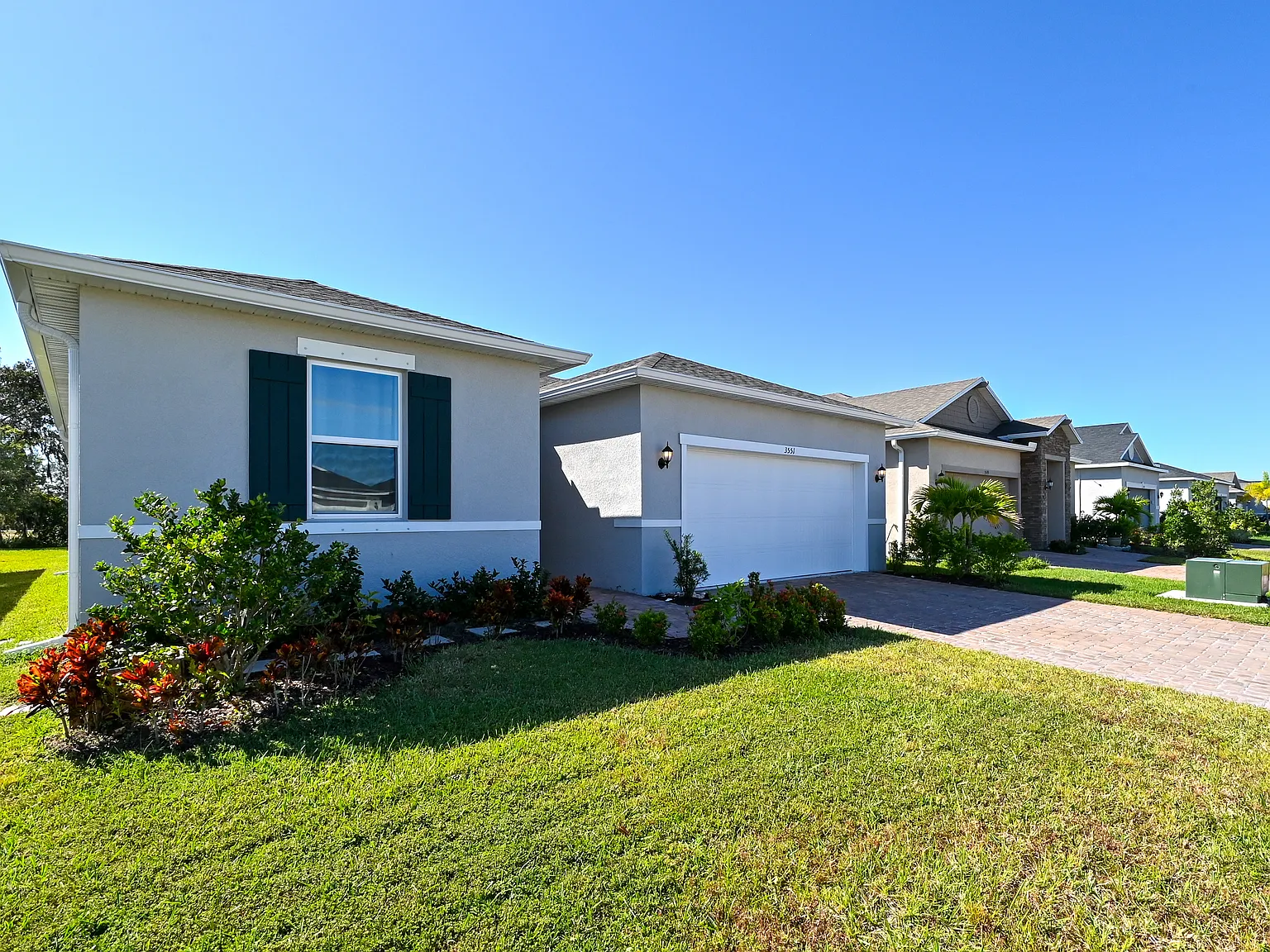 3 bed, 2014 sqft, $3,240 — Photo 4