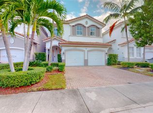 10828 NW 84th St, Doral, FL 33178