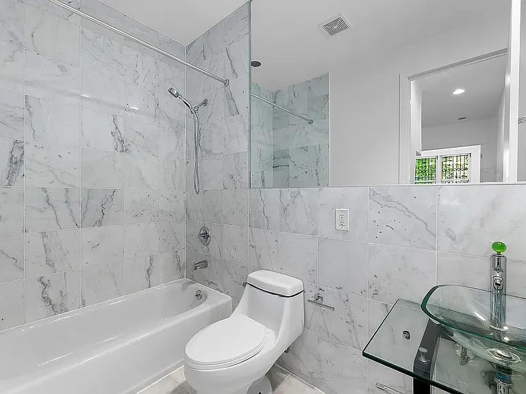 118 Ridge St #5A — Photo 6