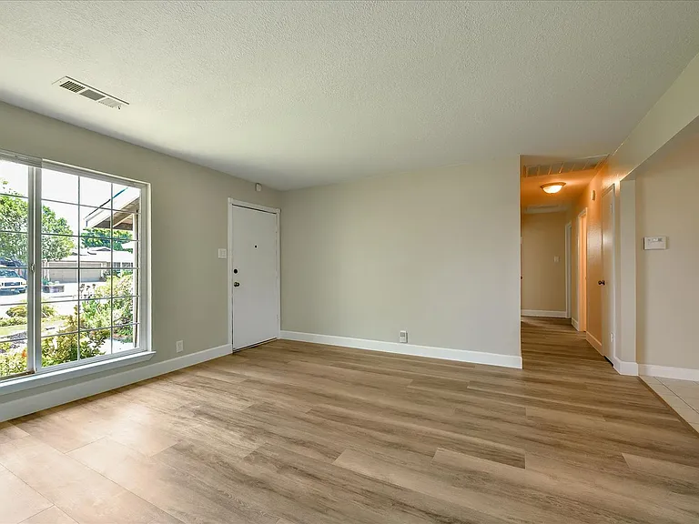 1411 Santa Fe Dr — Photo 8