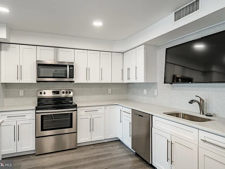 21510 Valley Forge Cir #1510 — Photo 10