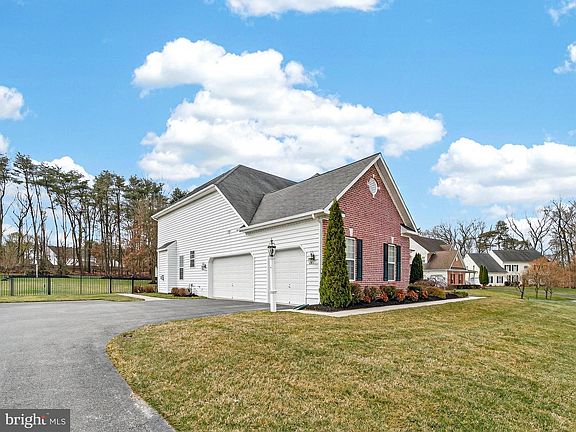 4th image of 1011 Leyton Ln