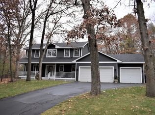 772 Summit Ln N, Hudson, WI 54016