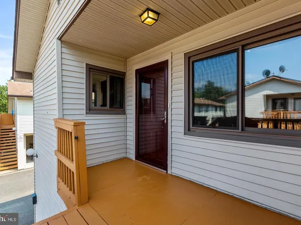 8421 Fuerte Ct #122, Alexandria, VA 22309