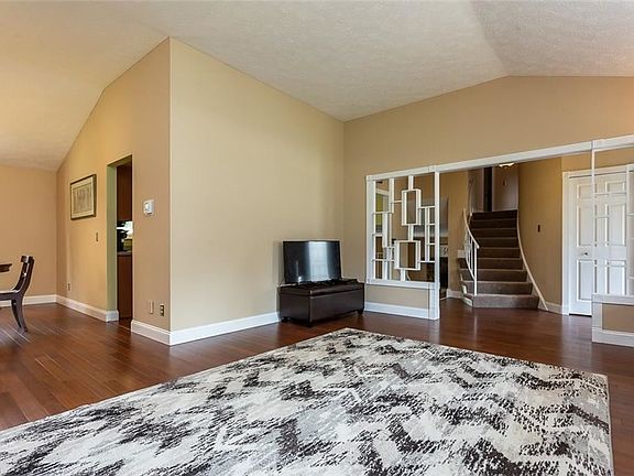 5th image of 16766 Timberline Dr