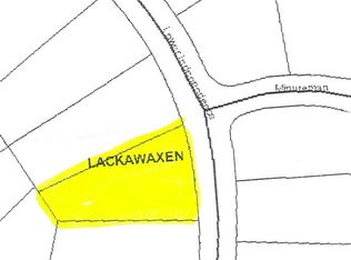Lower Independence Dr, Lackawaxen, PA 18435