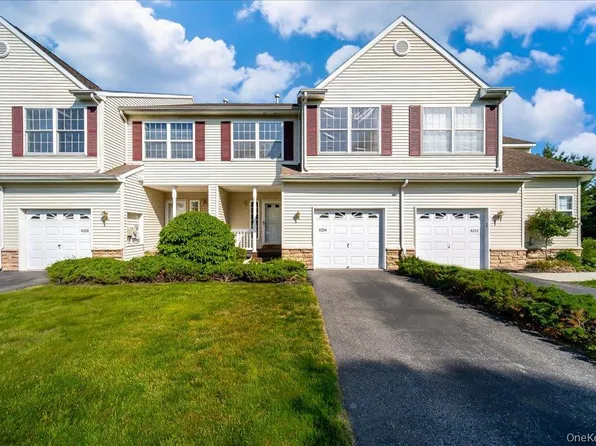 6204 High Ridge Ct, Wappingers Falls, NY 12590