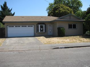808 Warren Ln, Santa Rosa, CA 95401