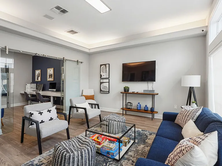 Centric on 34th Apartments — Photo 17
