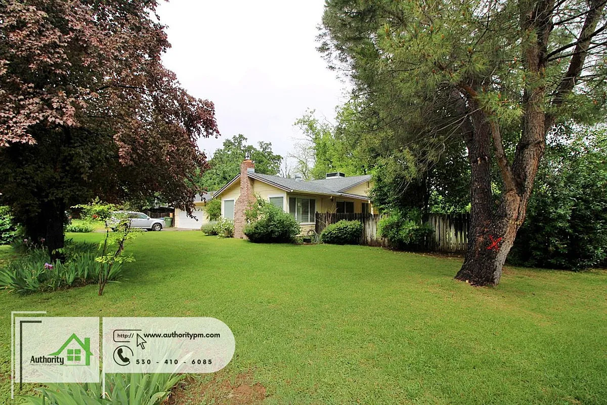 Building Photo - 2390 North Dr