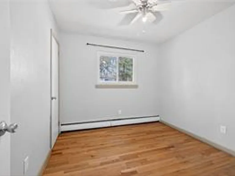 803 Townsend Ct — Photo 7